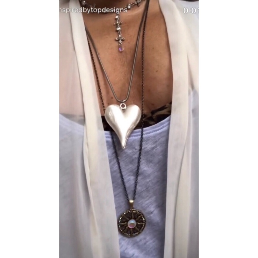 Elegant Gold Sun 🌞 Pendant Necklace